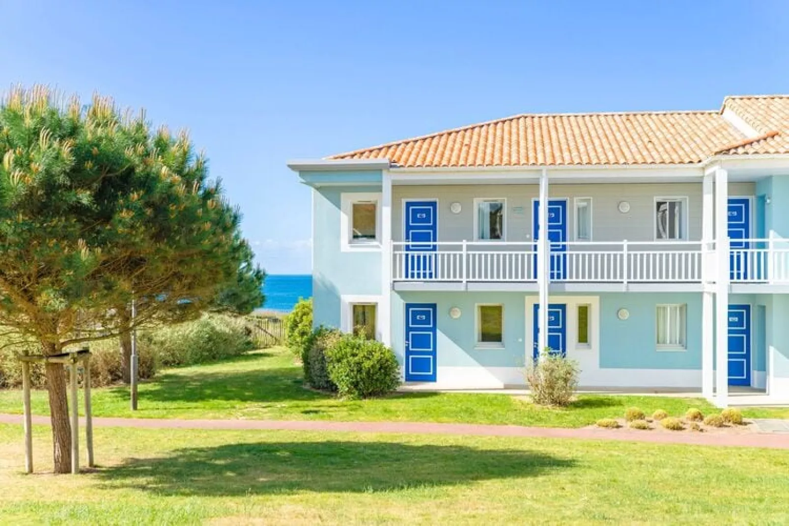 Appartement met zeezicht in de residentie L'Estran, Le Château-d'Olonne-Buitenkant zomer