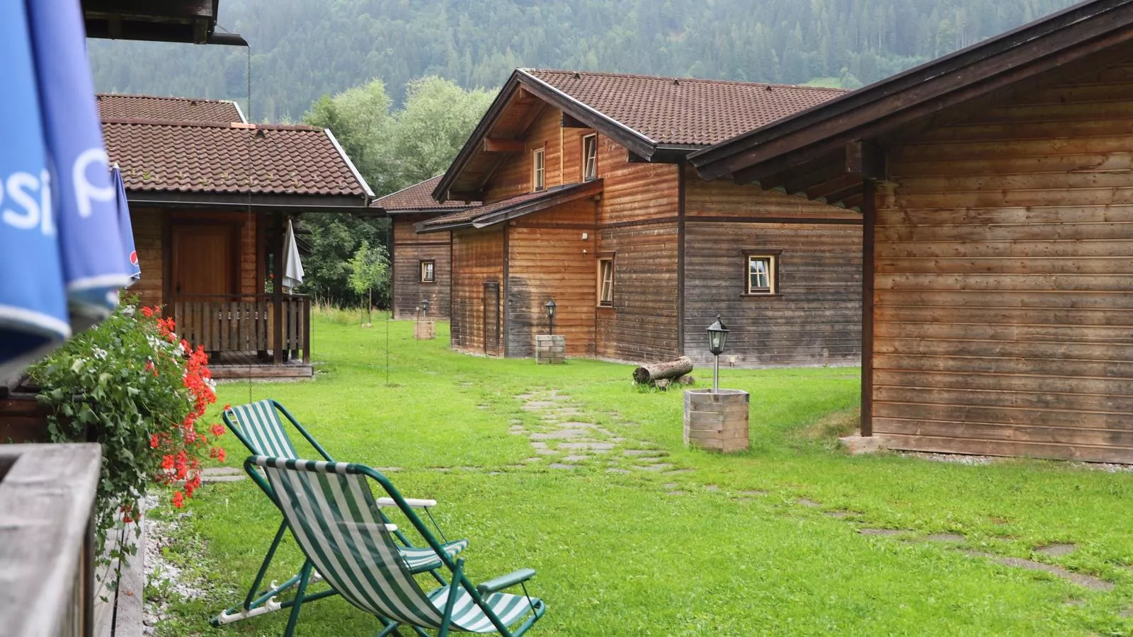 Urige Chalets 14 und 17-Buitenkant zomer