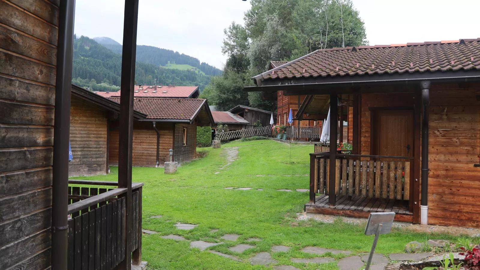 Urige Chalets 14 und 17-Buitenkant zomer