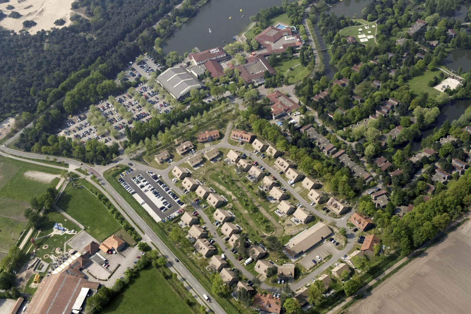 Vakantiepark Weerterbergen 13-Buitenkant zomer