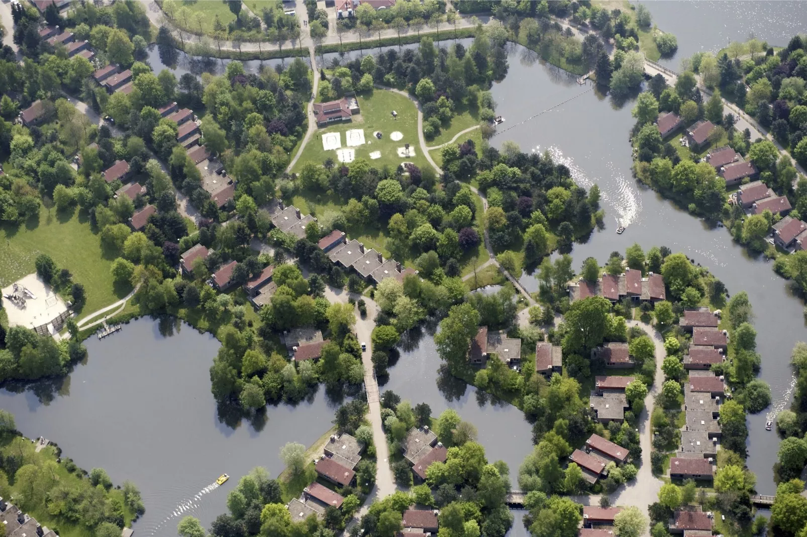 Vakantiepark Weerterbergen 14-Buitenkant zomer