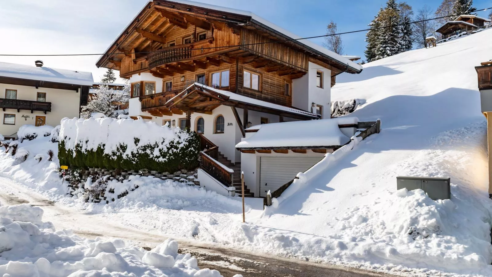 Chalet mit Traumausblick-Exterieur winter