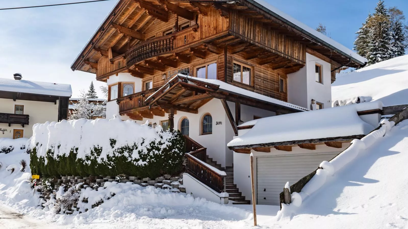 Chalet mit Traumausblick-Exterieur winter