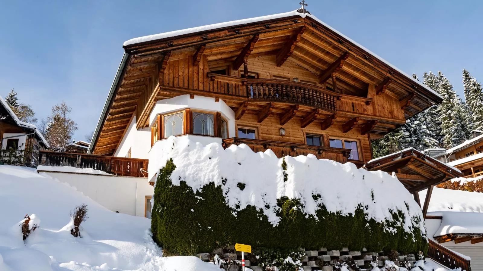 Chalet mit Traumausblick-Exterieur winter