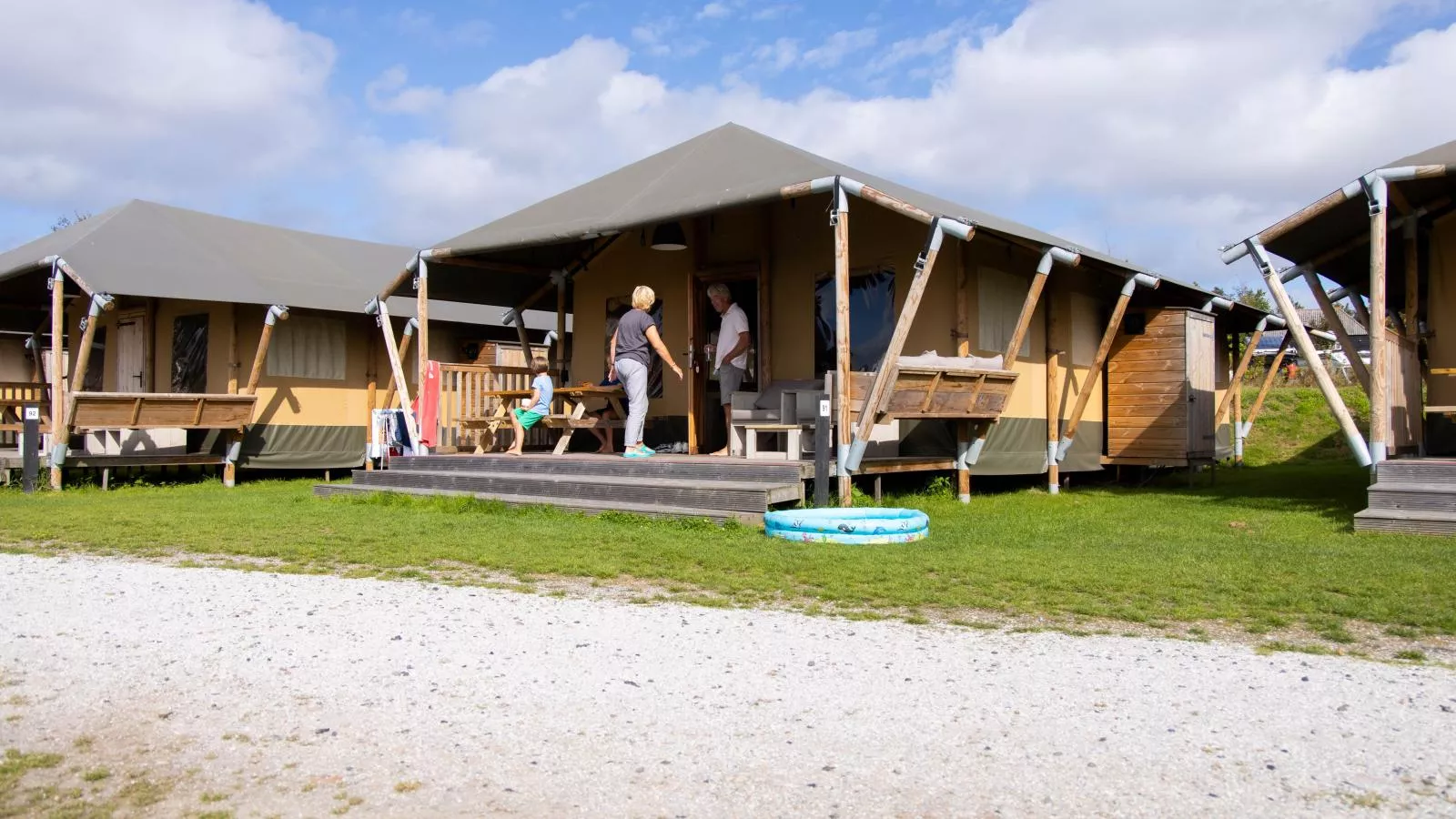 Glamping Lodge-Buitenkant zomer