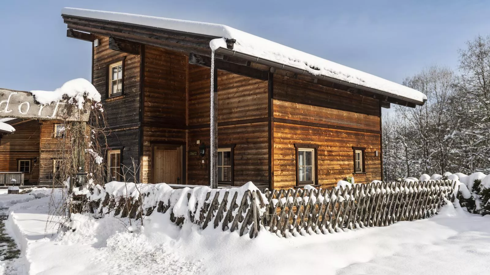 Urige Doppelhaushälfte 5-Exterieur winter