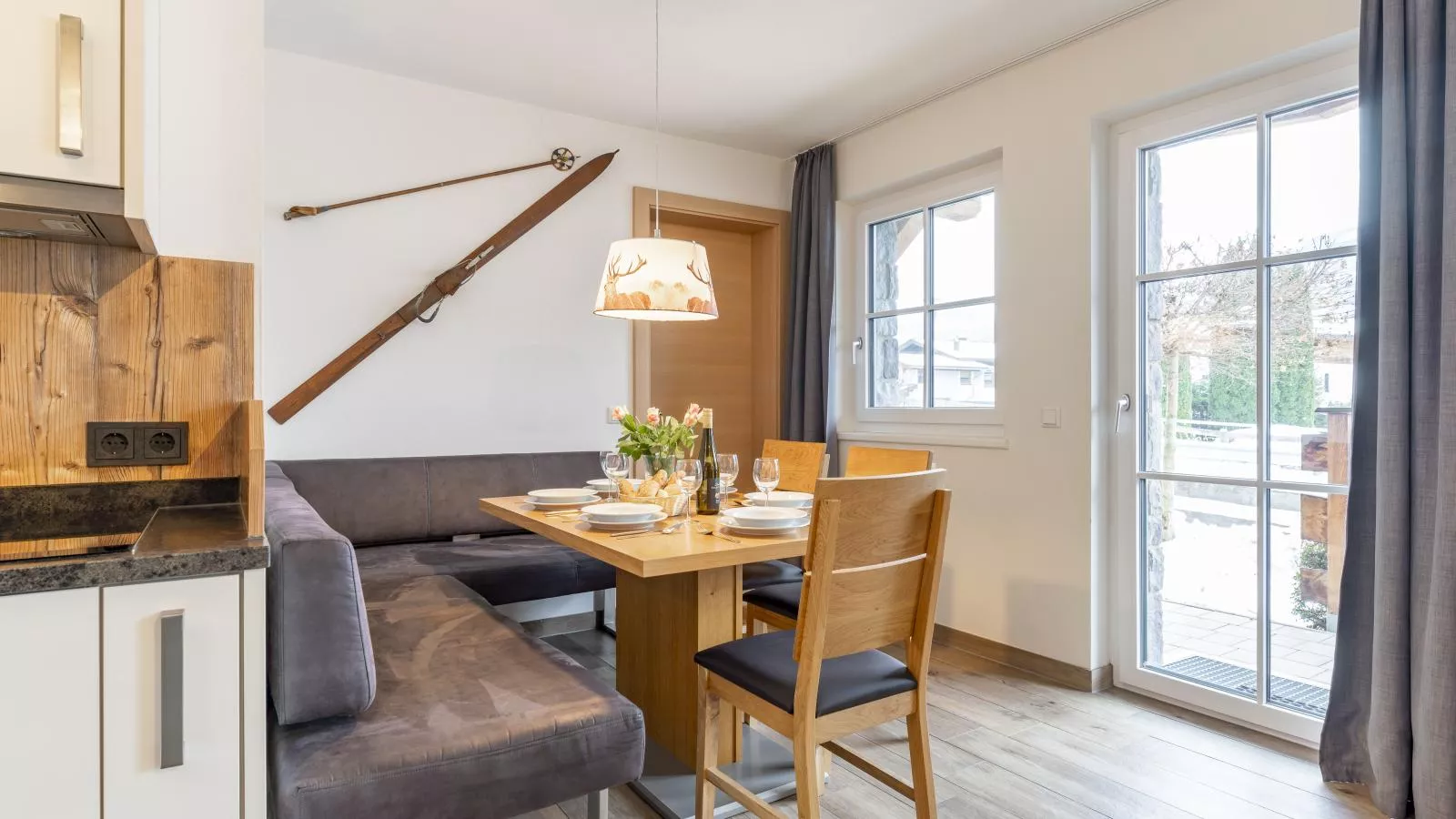 Luxury Tauern Suite Walchen Kaprun 1-Eetkamer