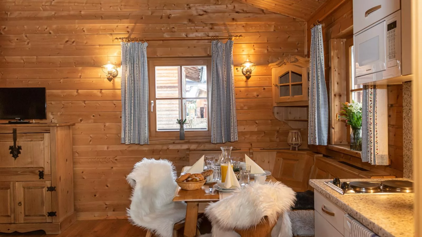 Uriges Chalet 14-Eetkamer