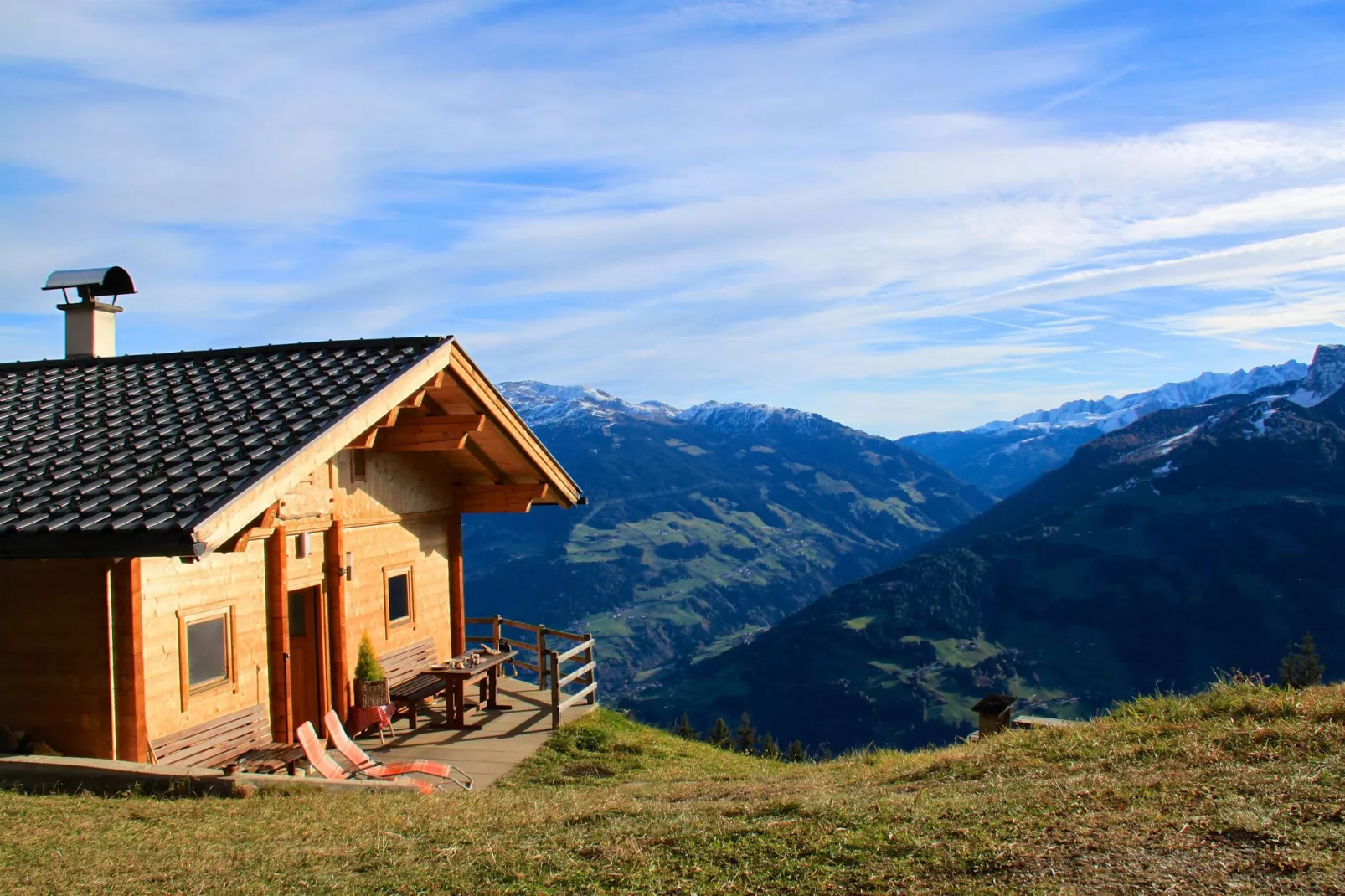 Almhütte Nase-Buitenkant zomer