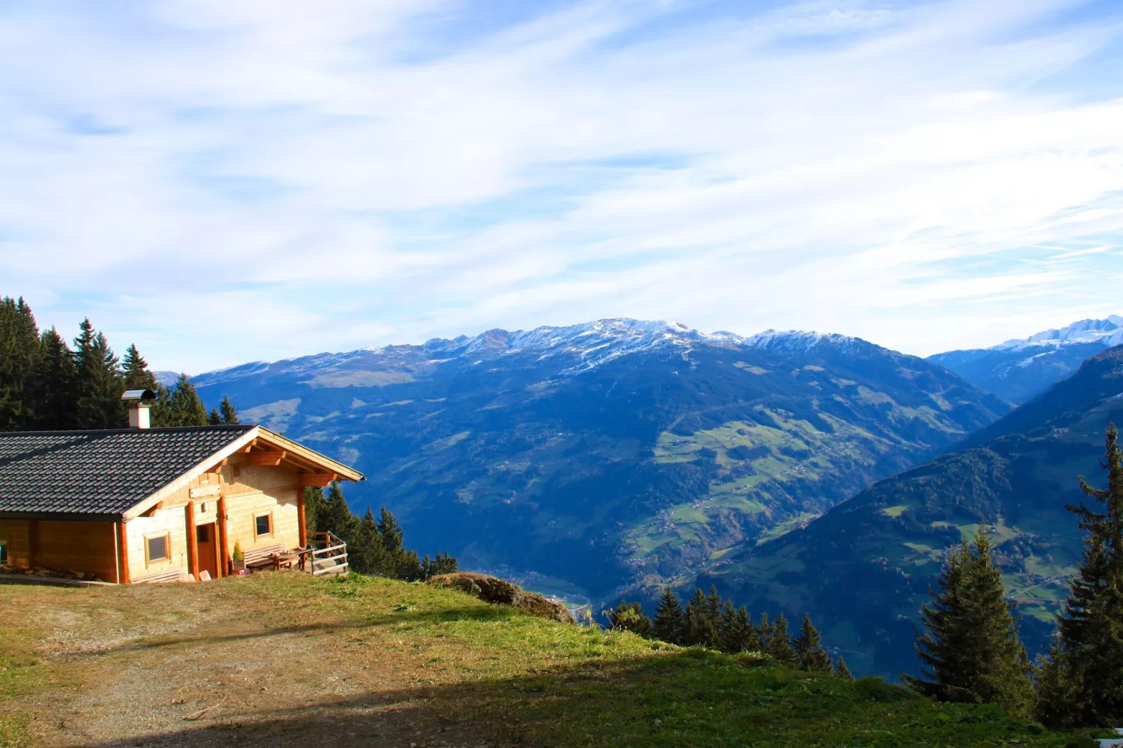 Almhütte Nase-Buitenkant zomer