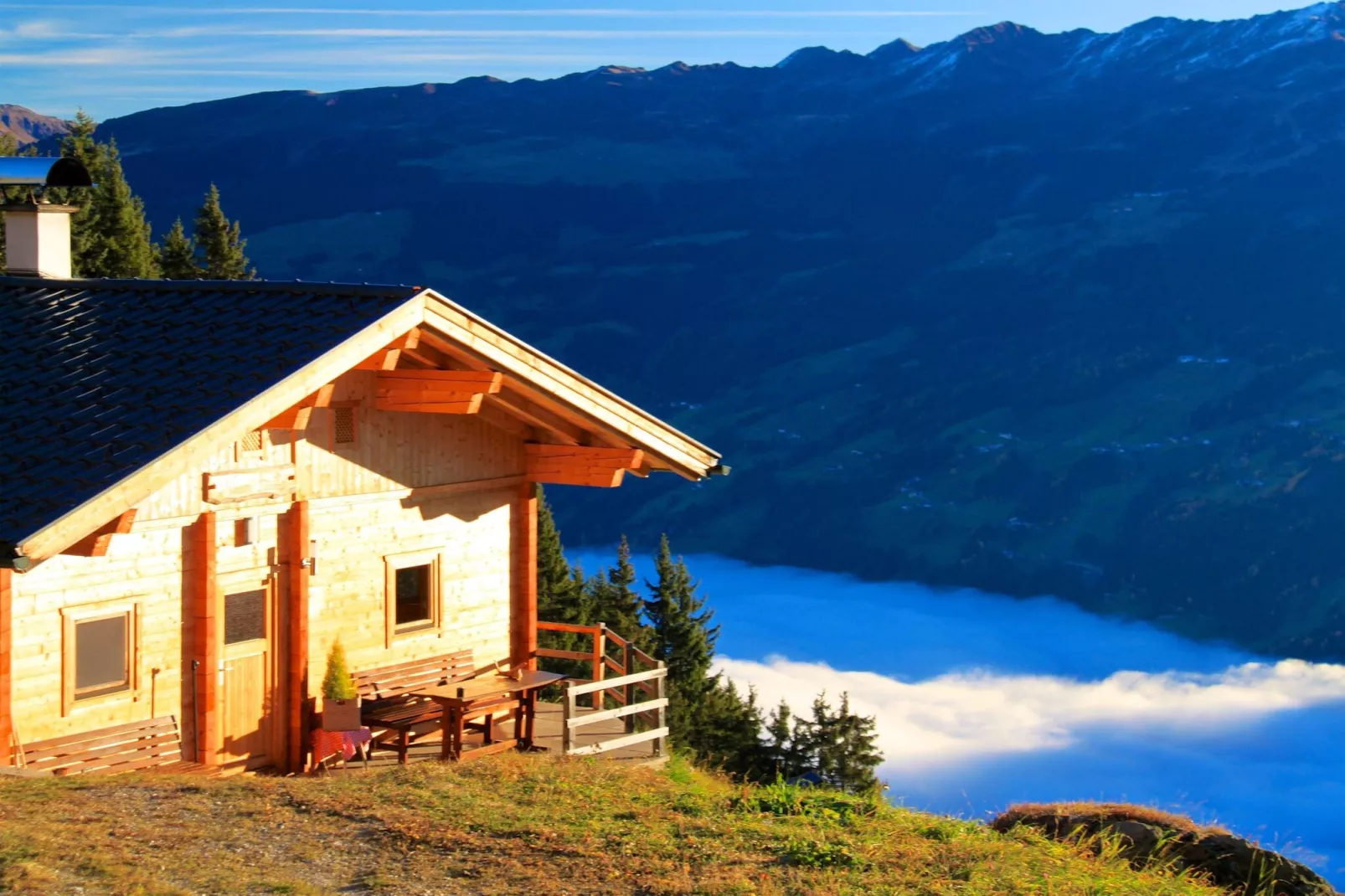 Almhütte Nase-Buitenkant zomer