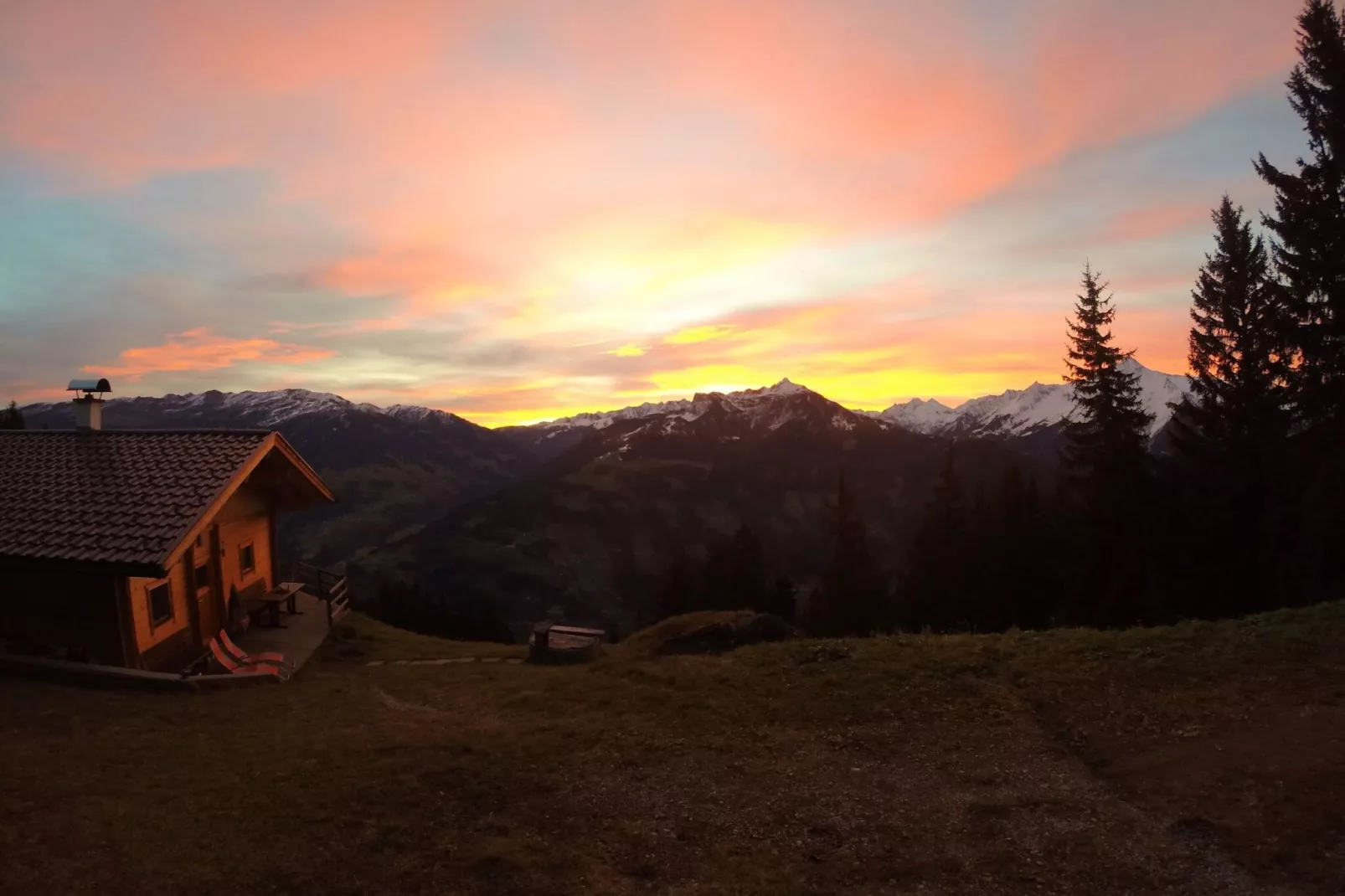 Almhütte Nase-Buitenkant zomer