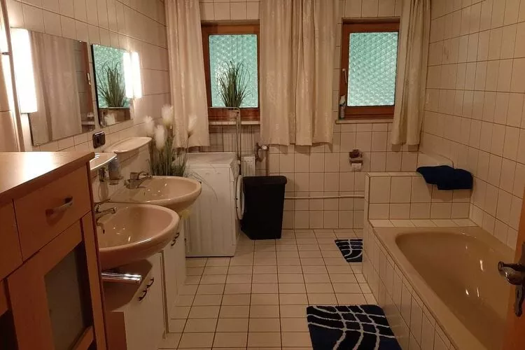 Ferienhaus Piller 6 Personen-Badkamer