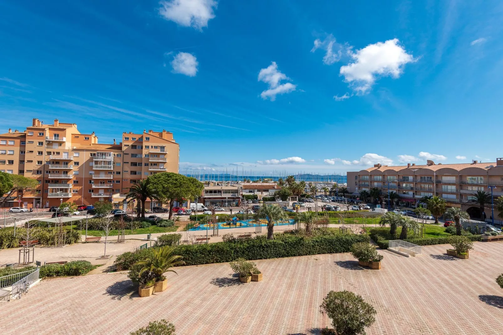 Studio Marina de Parel aan de Côte d'Azur-Buitenkant zomer