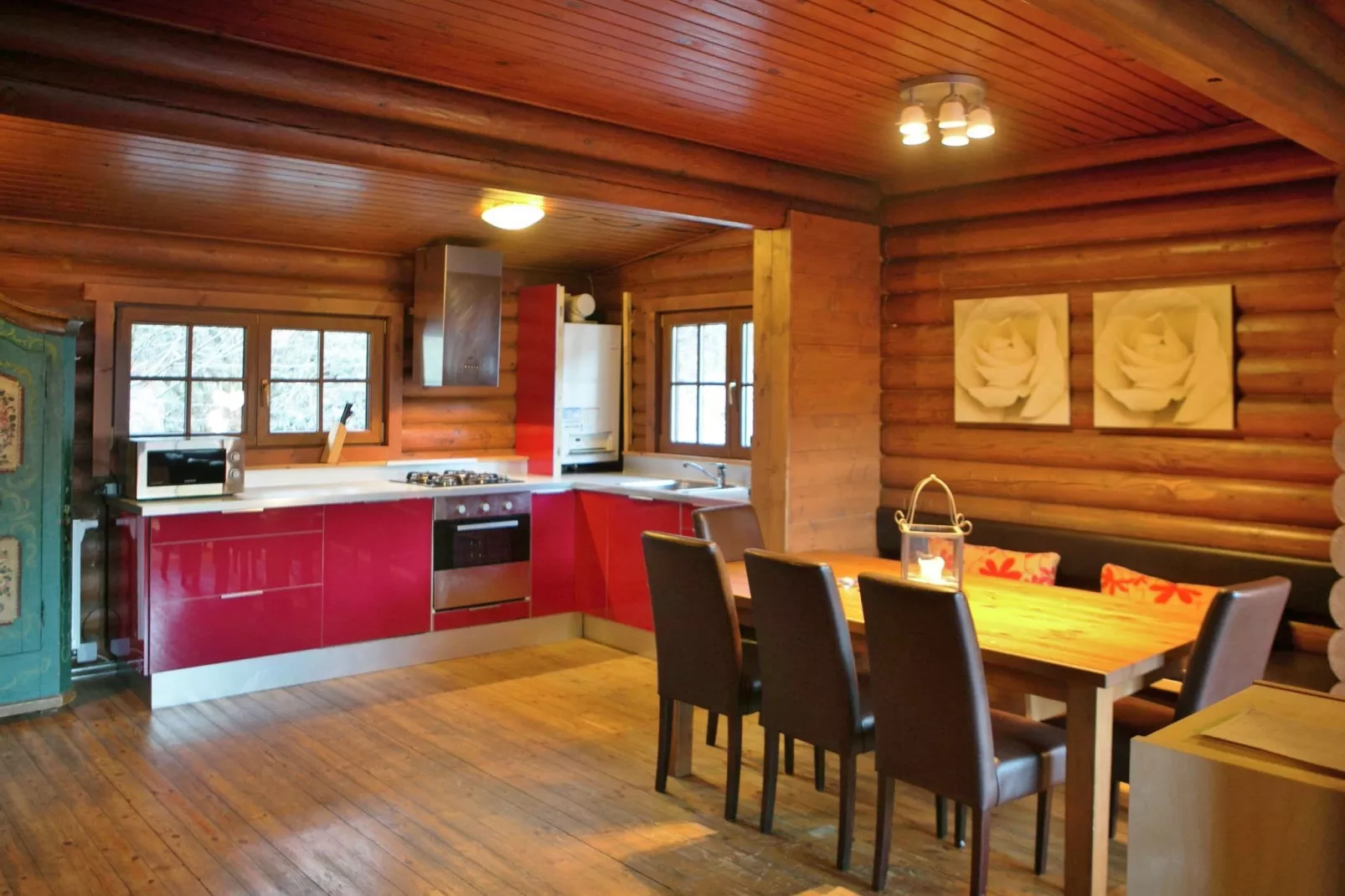 Chalets im Brixental V-Eetkamer