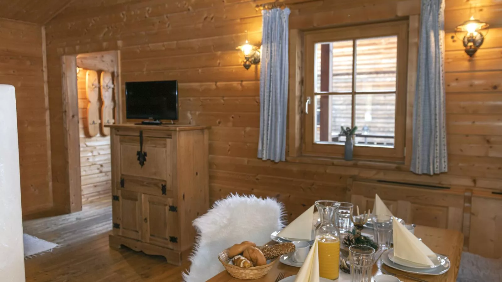 Uriges Chalet 3-Eetkamer