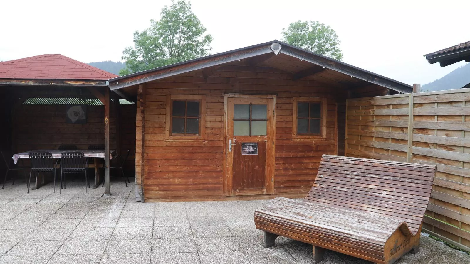 Uriges Chalet 3-Tuinen zomer