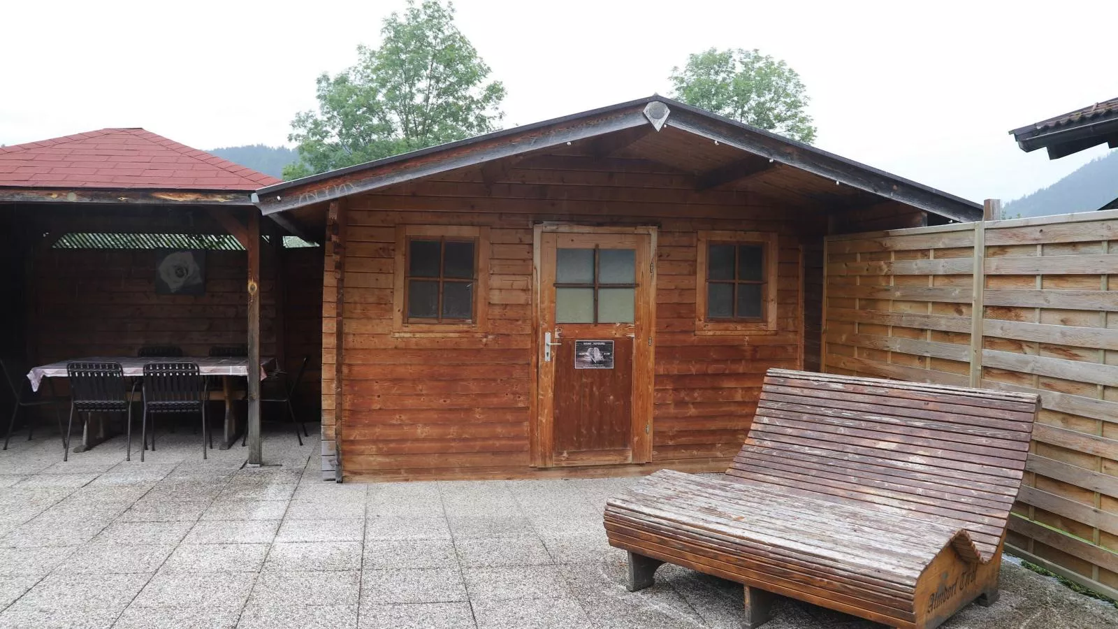 Uriges Chalet 4-Tuinen zomer