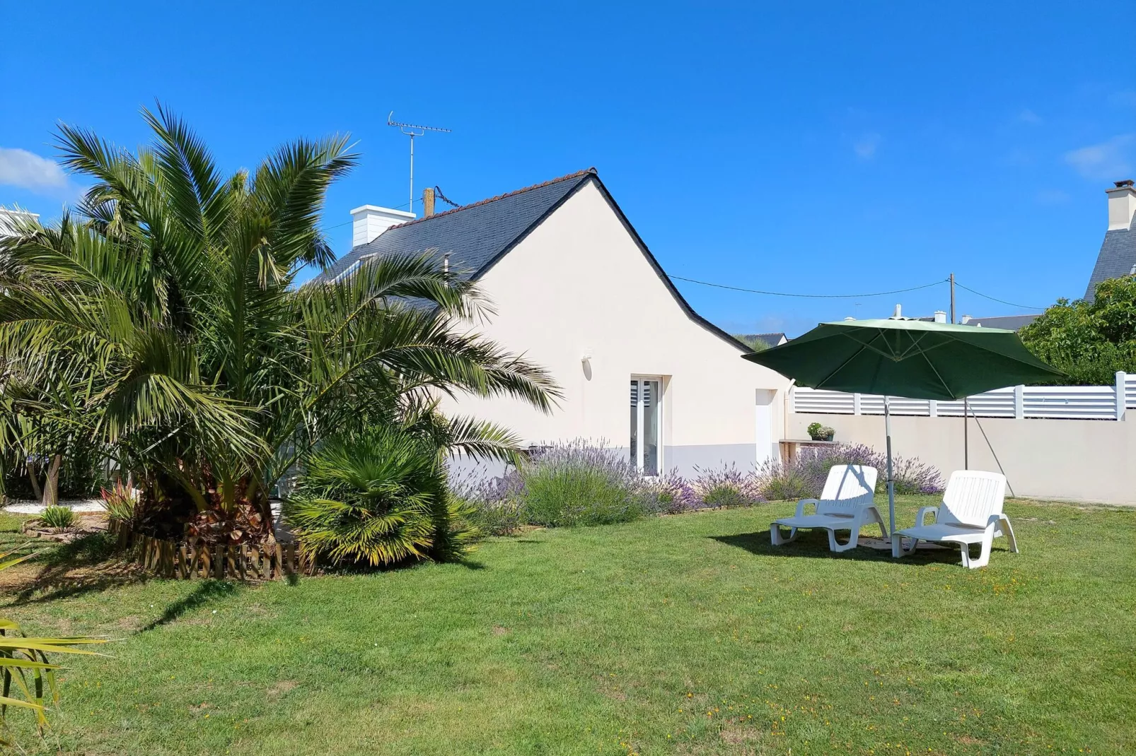 Ferienhaus in unmittelbarer Meernähe Plouhinec-Tuinen zomer