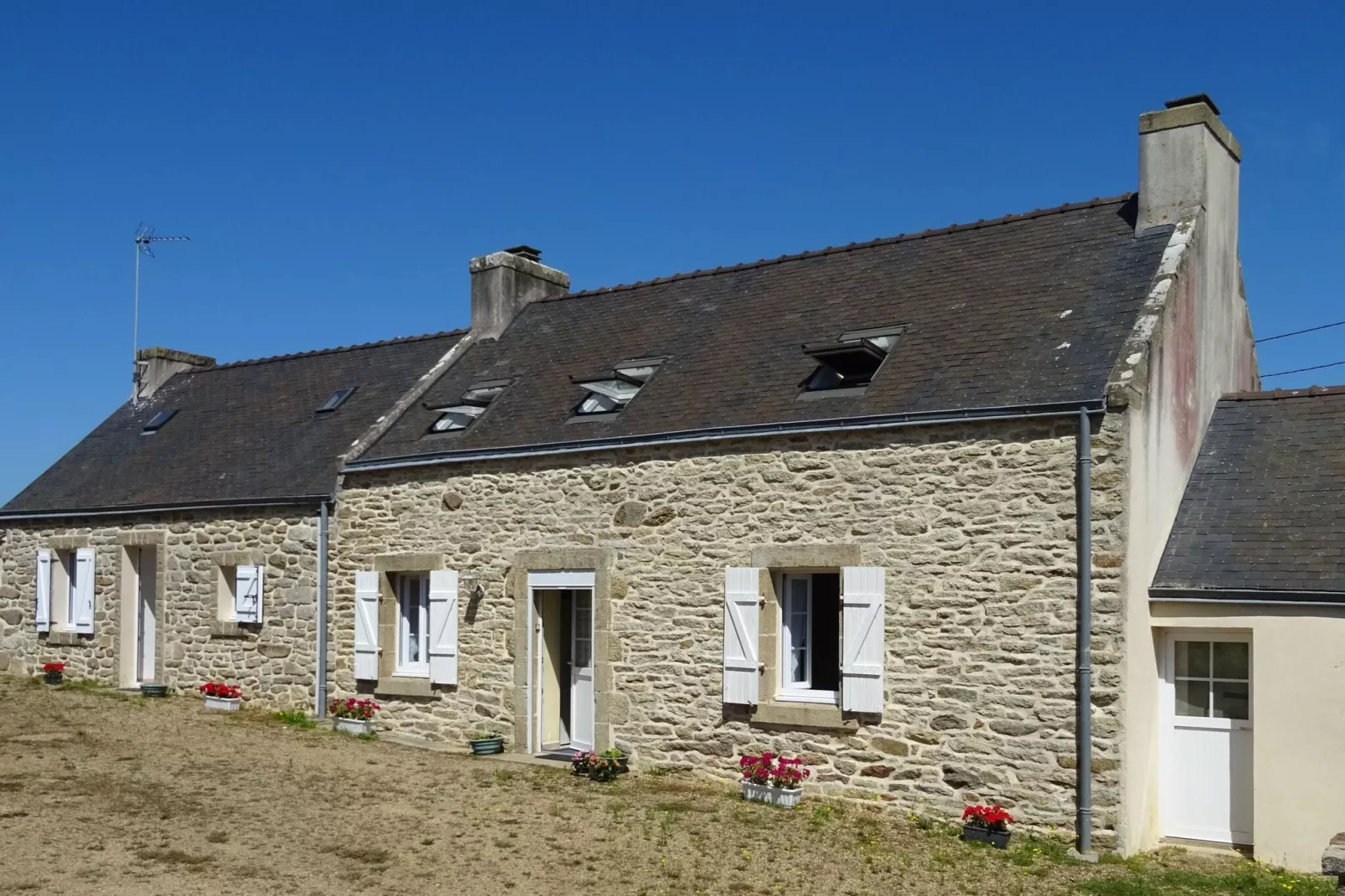 Natursteinhaus Douarnenez-Buitenkant zomer