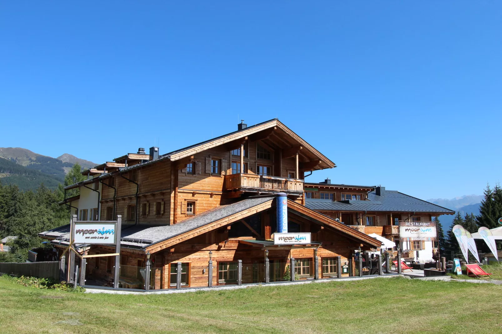 Panorama Chalet 5-Buitenkant zomer