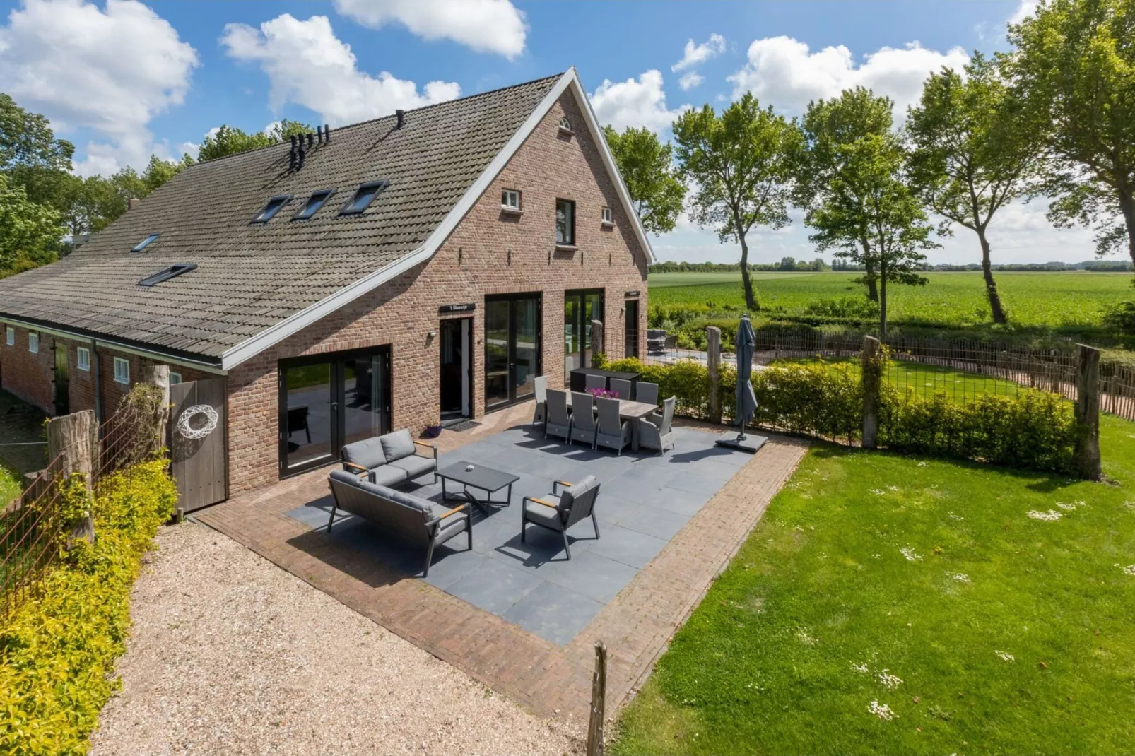 Familiehuis t Blauwzwartje-Terrasbalkon