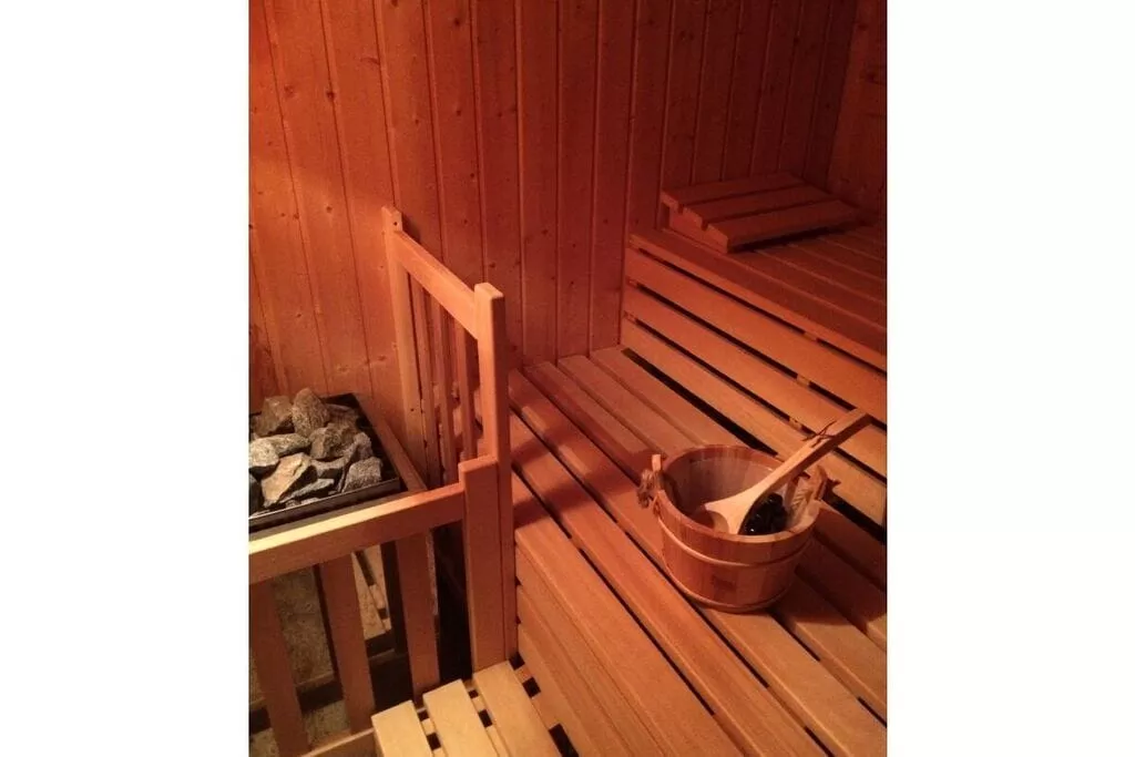 247283-Sauna