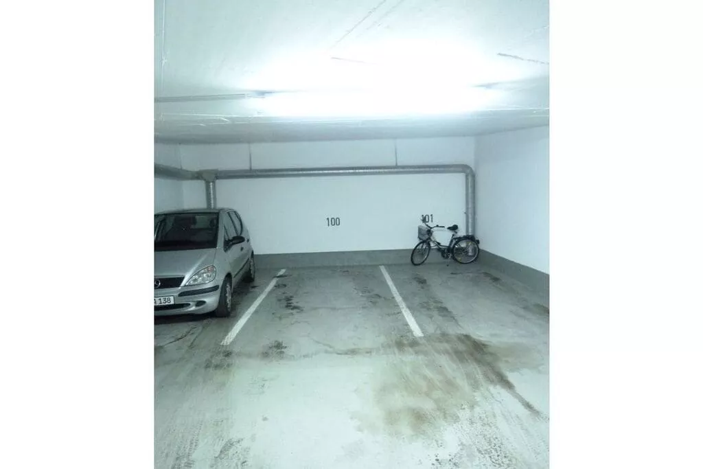 48336	-Parkeerplaats