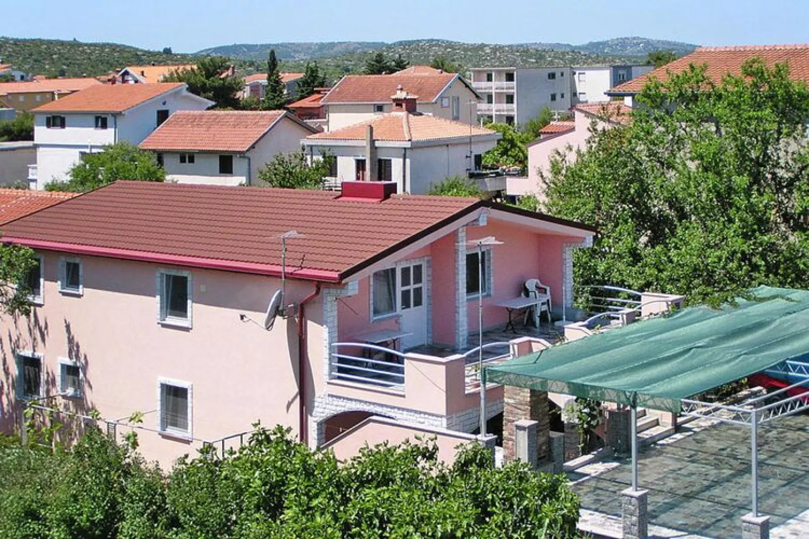 Fortune apartments, Pirovac-A4B-Buitenkant zomer