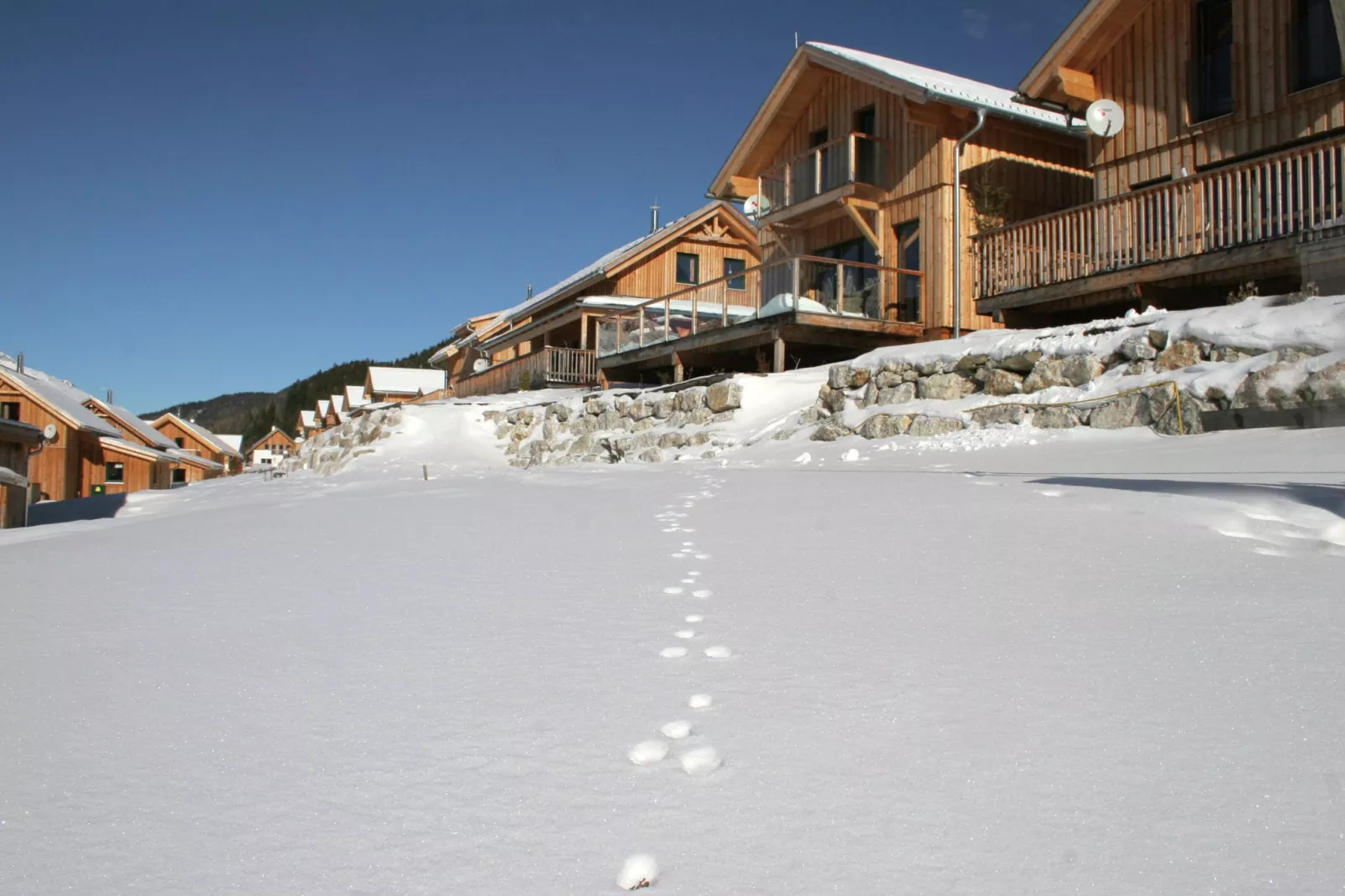 Chalet Almdorf 8-Exterieur winter