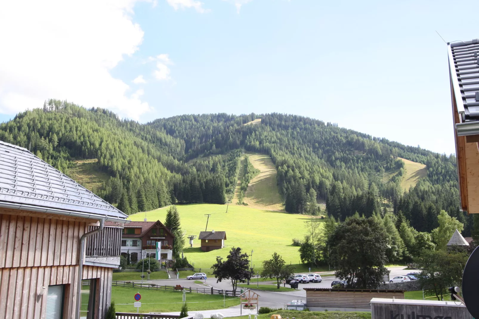 Chalet Edelweiss-Uitzicht zomer