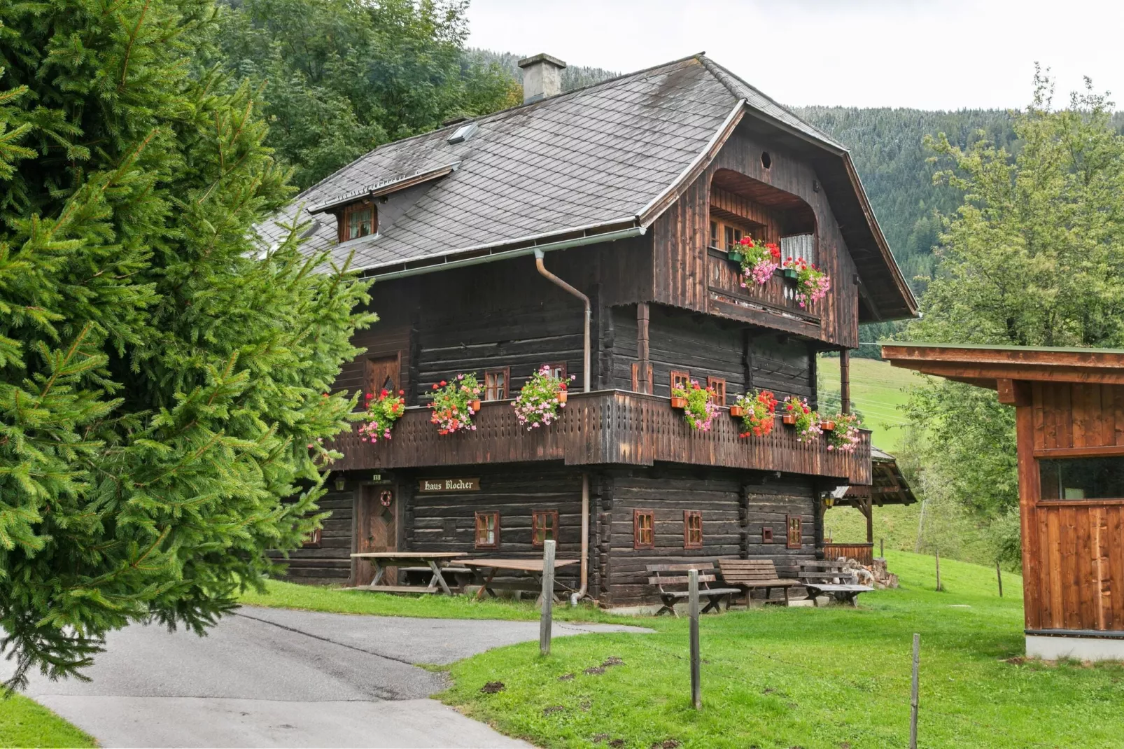 Haus Blocher-Buitenkant zomer