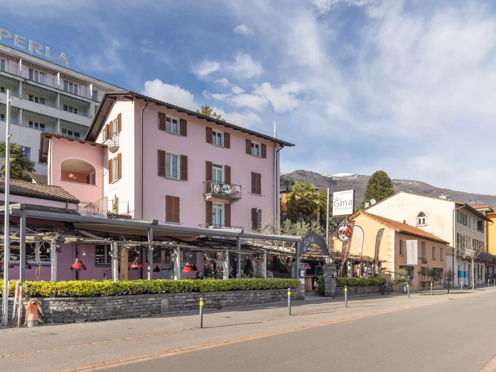 Attic Ascona-Buiten