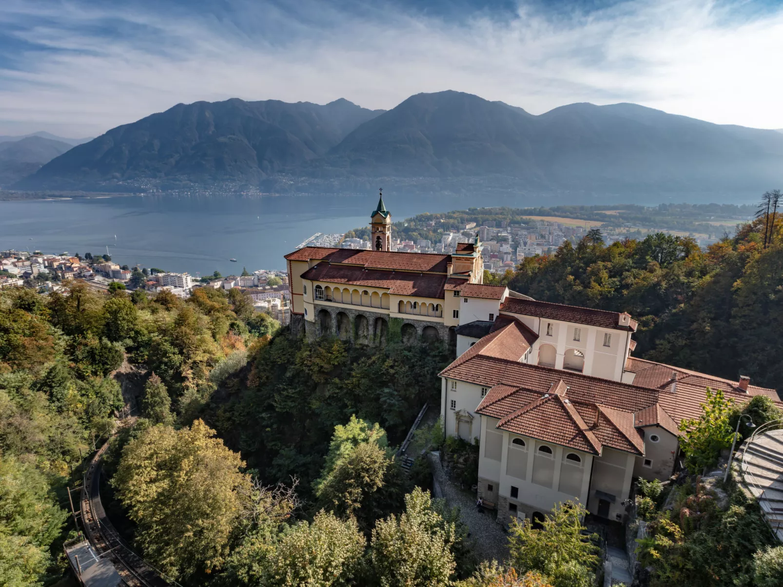 Attic Ascona-Omgeving