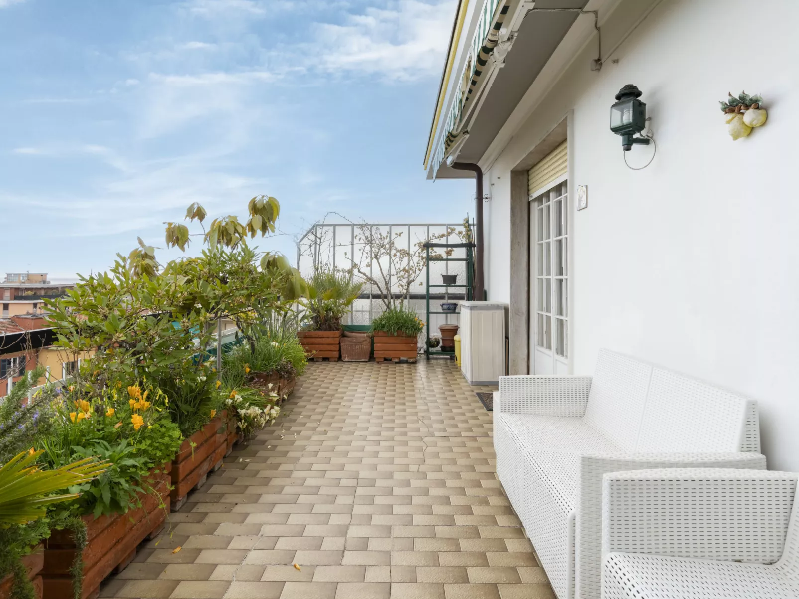 Seeview Penthouse-Buiten