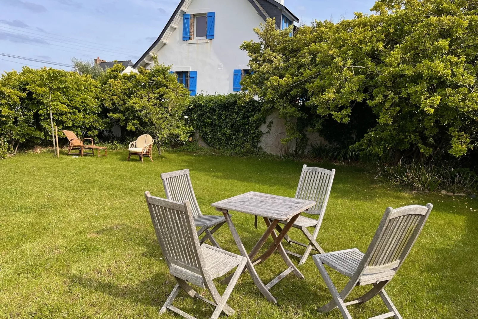 Holiday home in Plougasnou Baie de Morlaix-Tuinen zomer