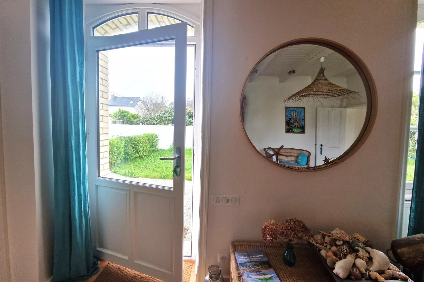 Holiday home in Plougasnou Baie de Morlaix-Binnen