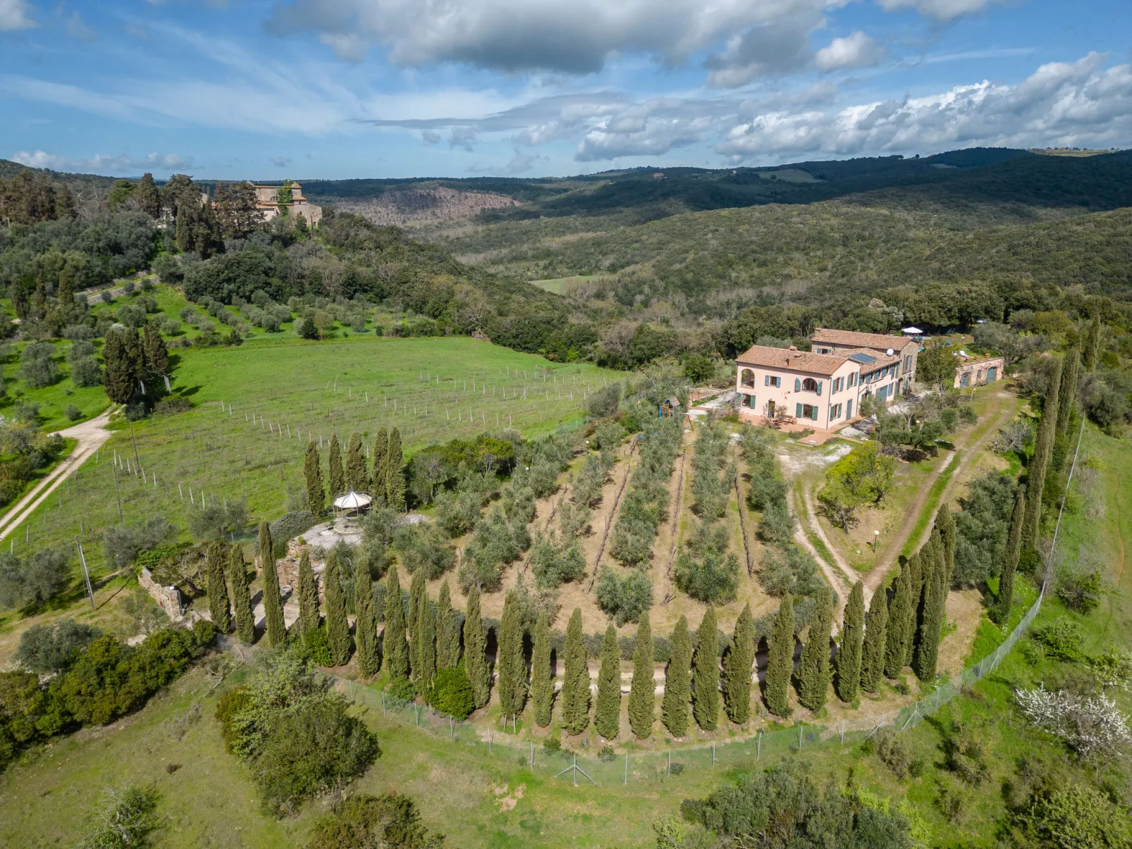 Villa Marsiliana-Buiten