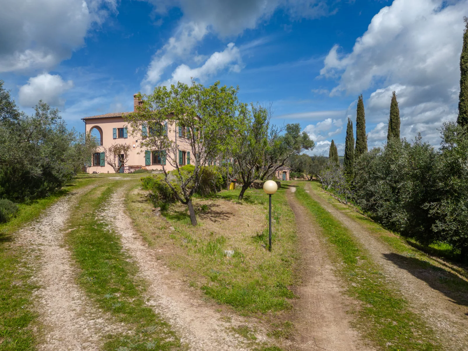 Villa Marsiliana-Buiten