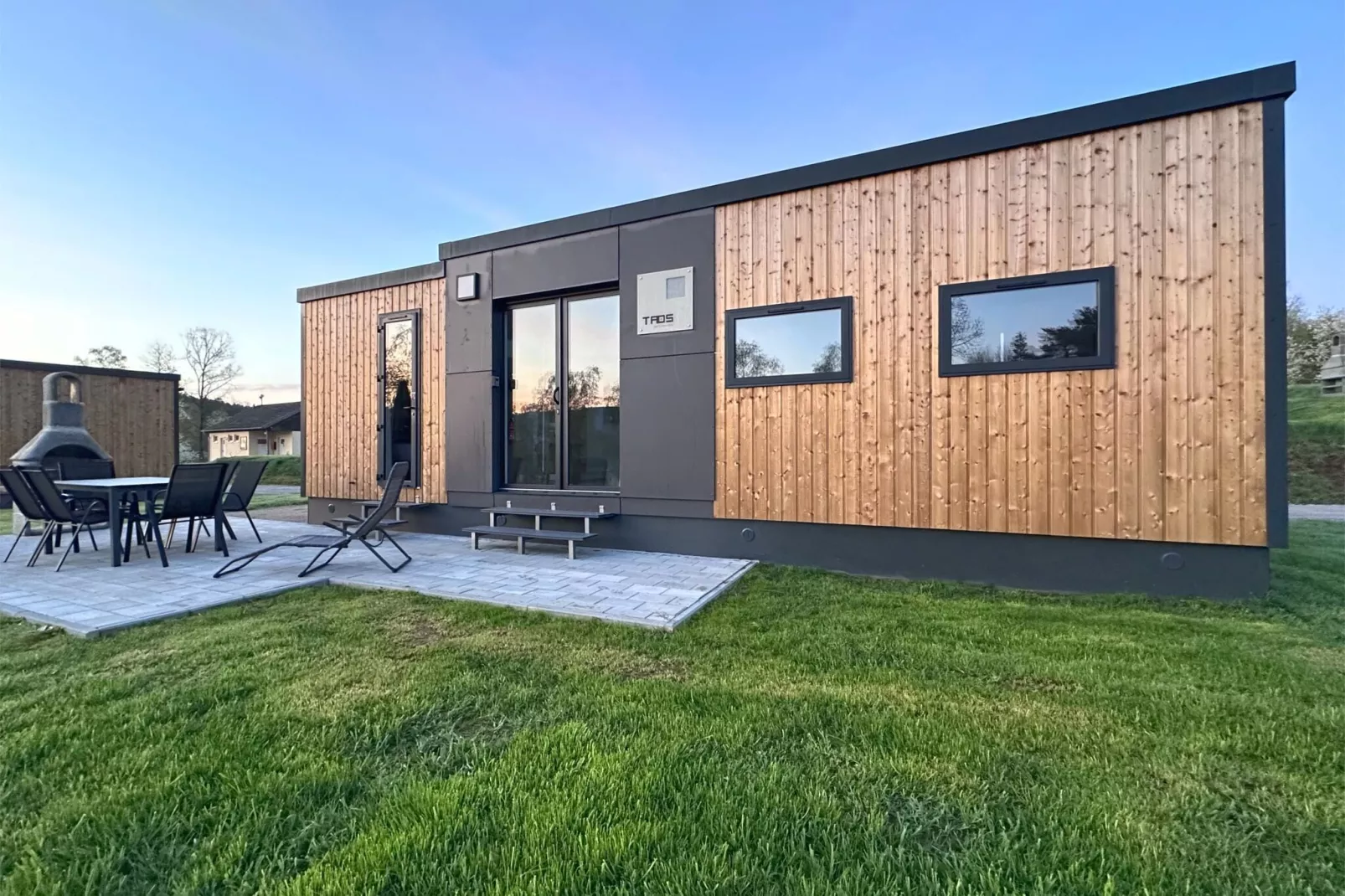 FERIENDORF SEEBLICK - Tiny Chalet am Eixendorfer See-Buitenkant zomer