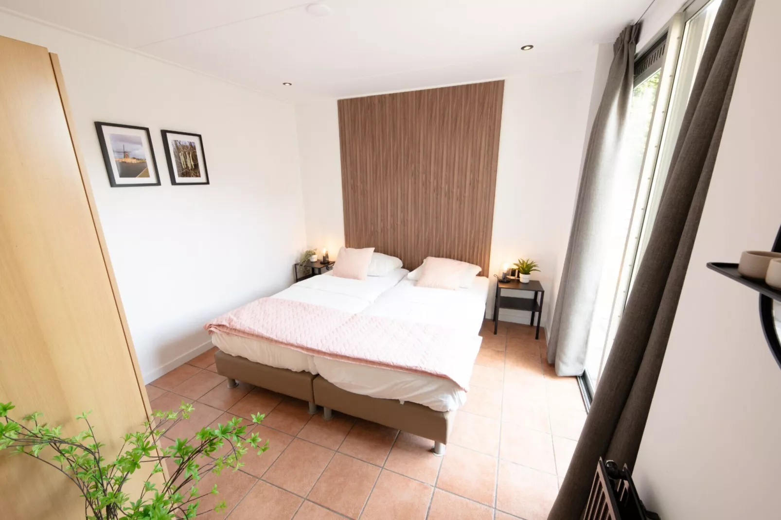 Comfort bungalow – Max 6 personen – nummer 49-Slaapkamer