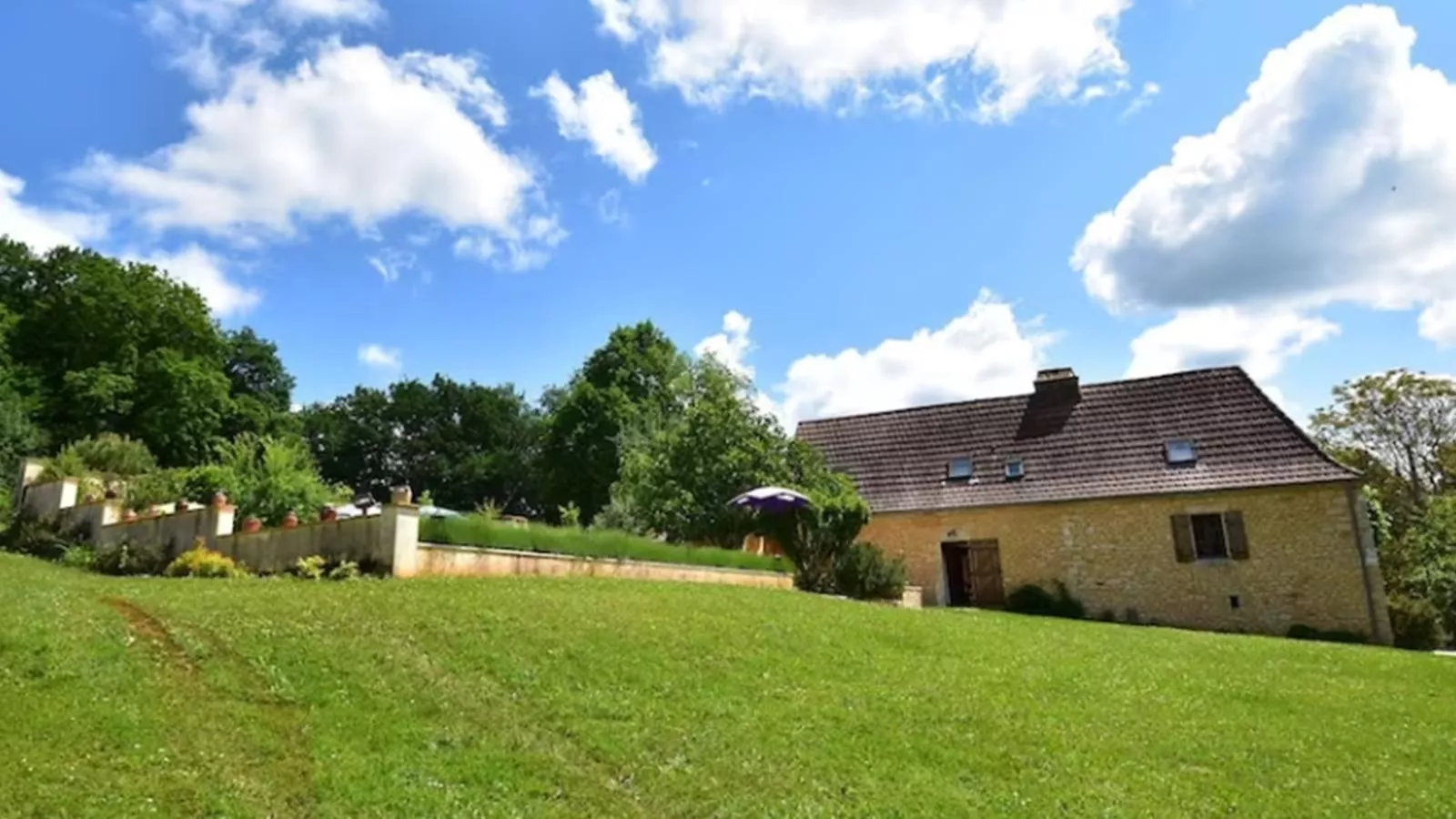 Maison Micouleaud-Buitenkant zomer