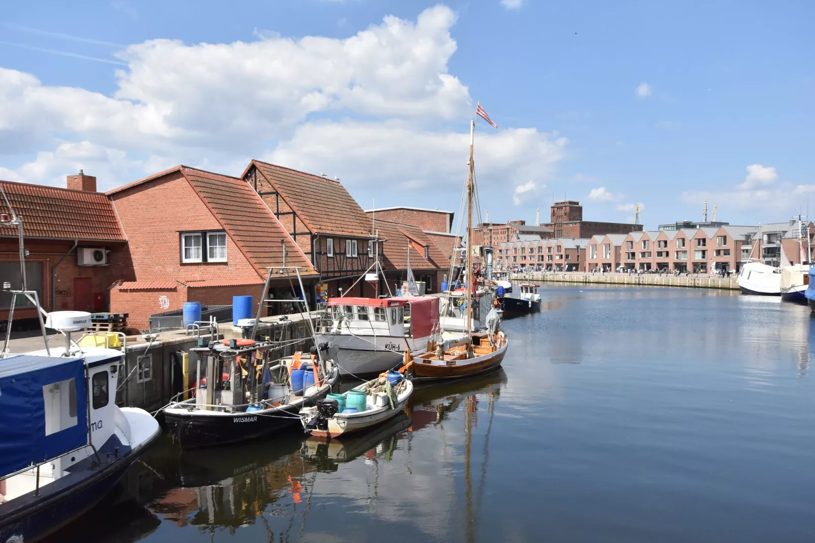 Backbord Hansestadt Wismar mit Terrasse-Gebieden zomer 1km