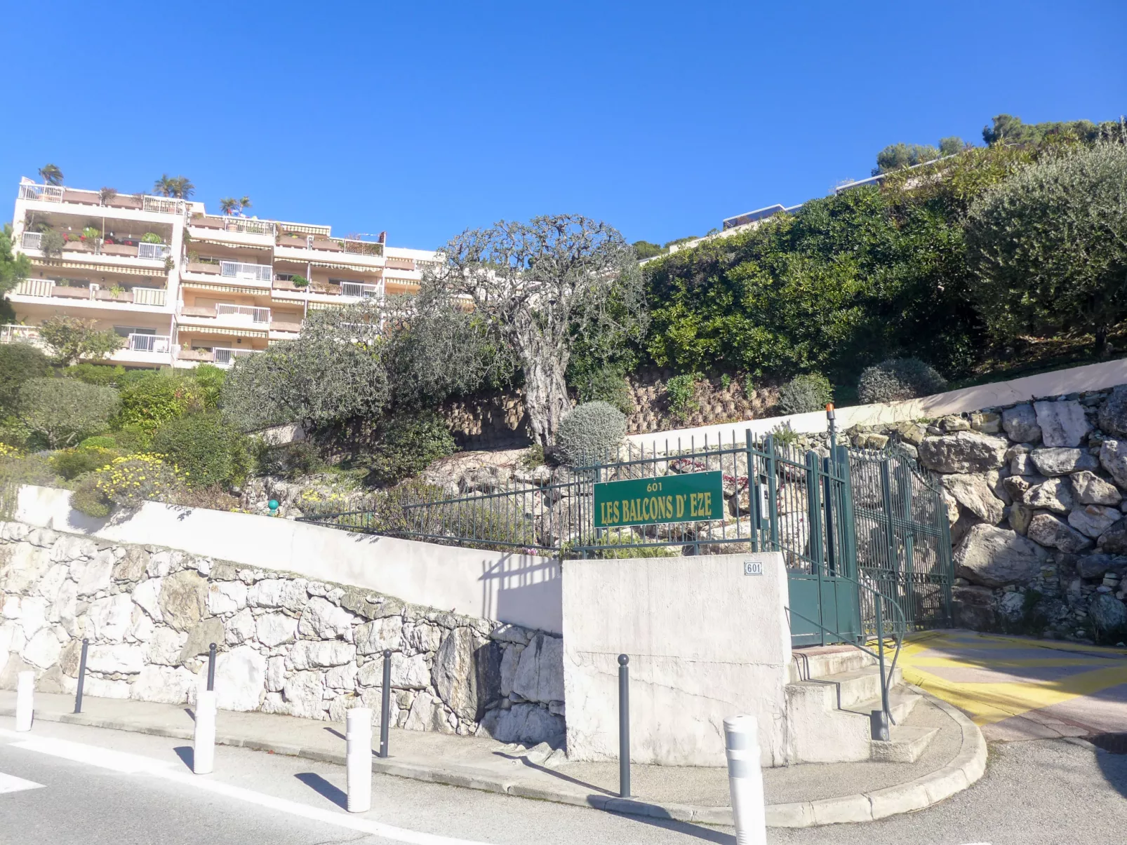 Les Balcons d'Eze-Buiten