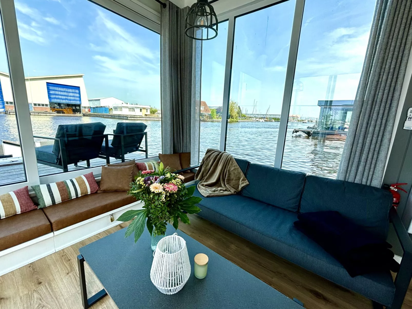 Harboursuite Woudsend incl. motorboot-Binnen