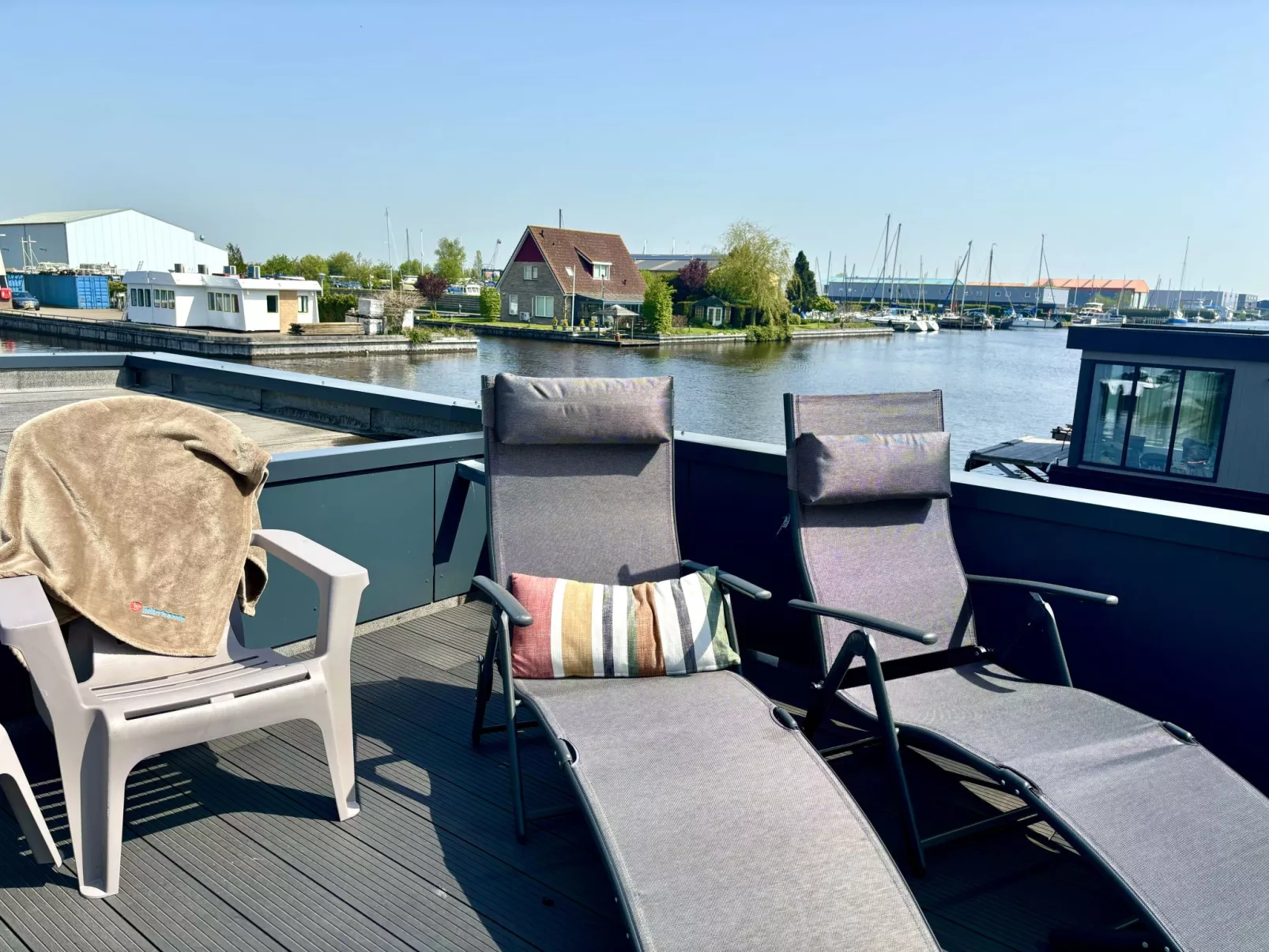 Harboursuite Woudsend incl. motorboot-Binnen