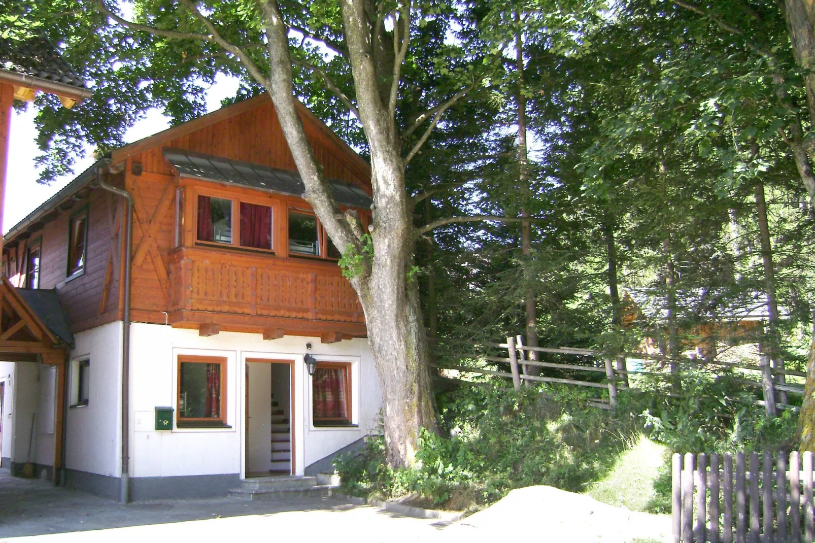 Chalet Mariapfarr-Buitenkant zomer