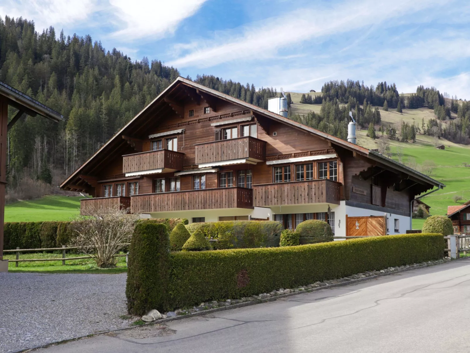 Chalet Simmental P-3-Buiten