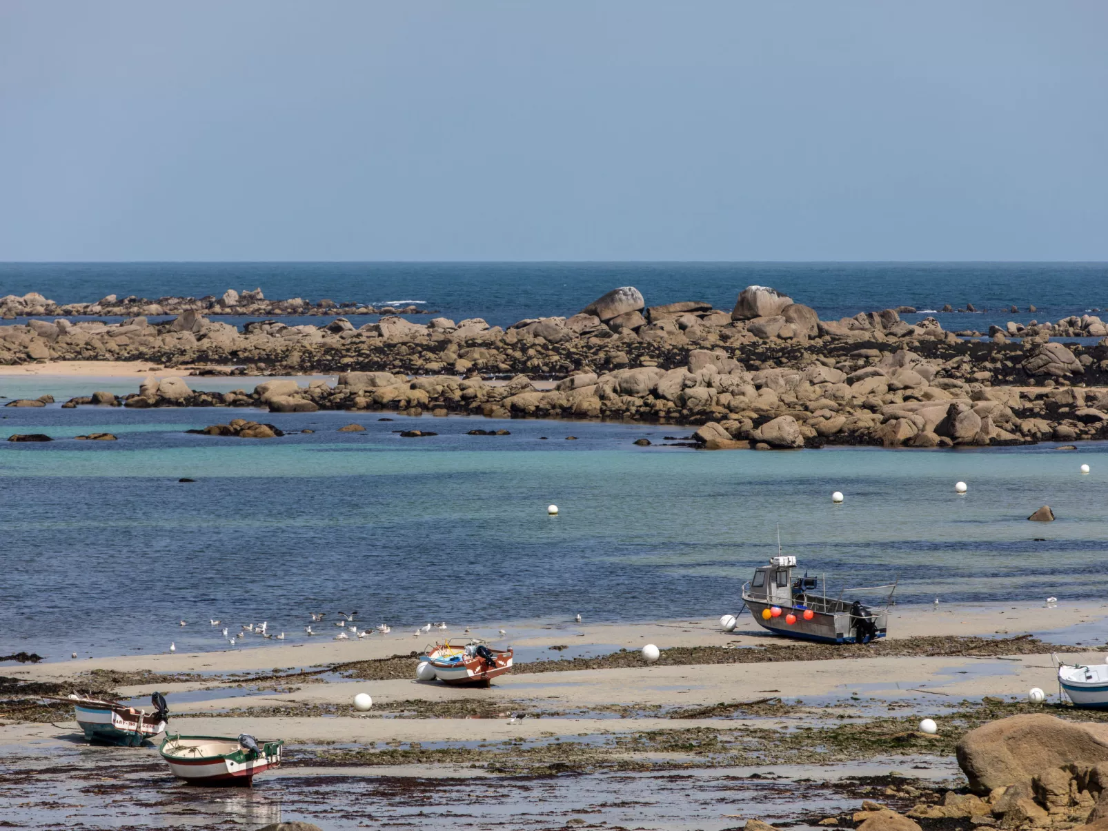 Les Pieds dans l'eau-Buiten