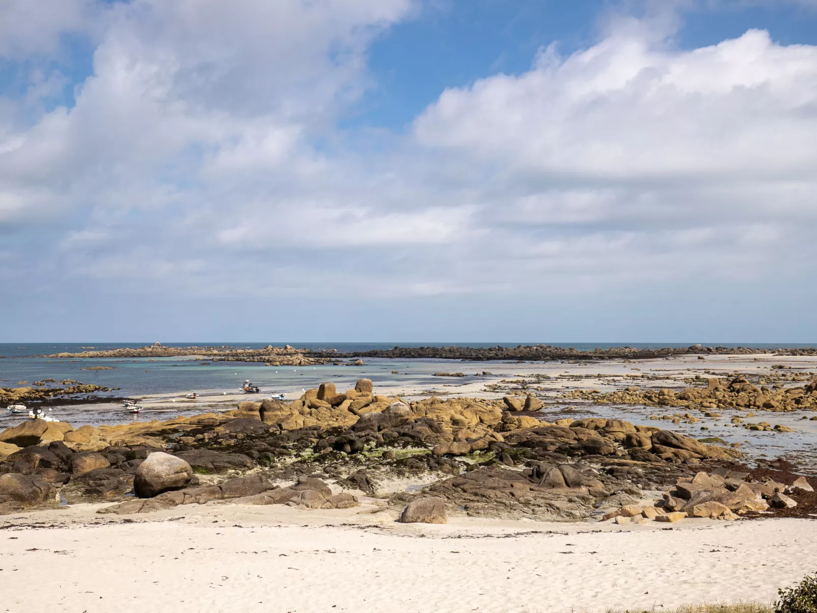 Les Pieds dans l'eau-Buiten